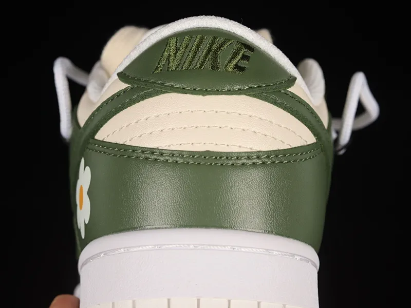 All categories Nk SB Dunk series Nk SB Dunk Low low-top sneakers Nk Dunk Low LOVE floral green customized version of deconstructed strap casual sneakers DH9765-100